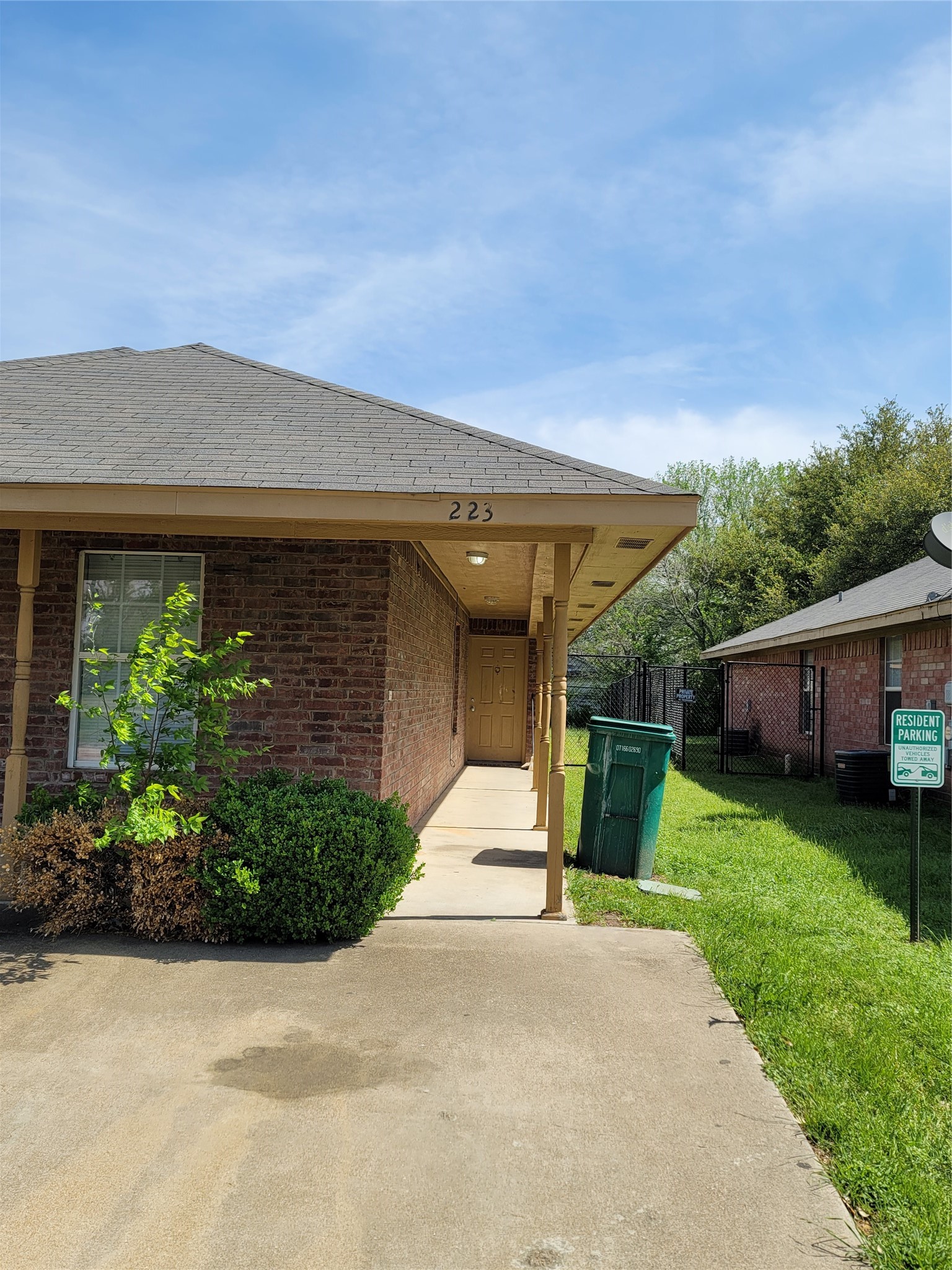 223-225 E Craven Avenue Lacy Lakeview TX 76705