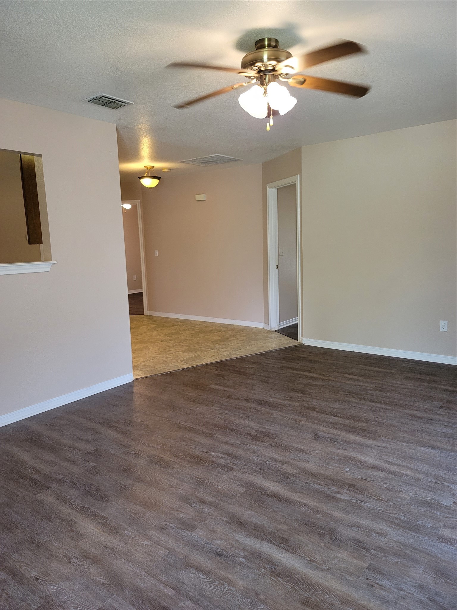 223-225 E Craven Avenue Lacy Lakeview TX 76705