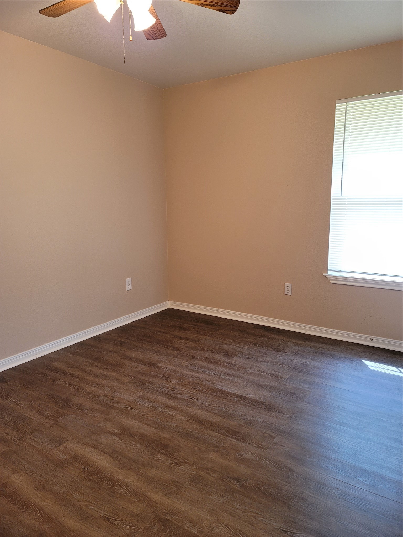 223-225 E Craven Avenue Lacy Lakeview TX 76705