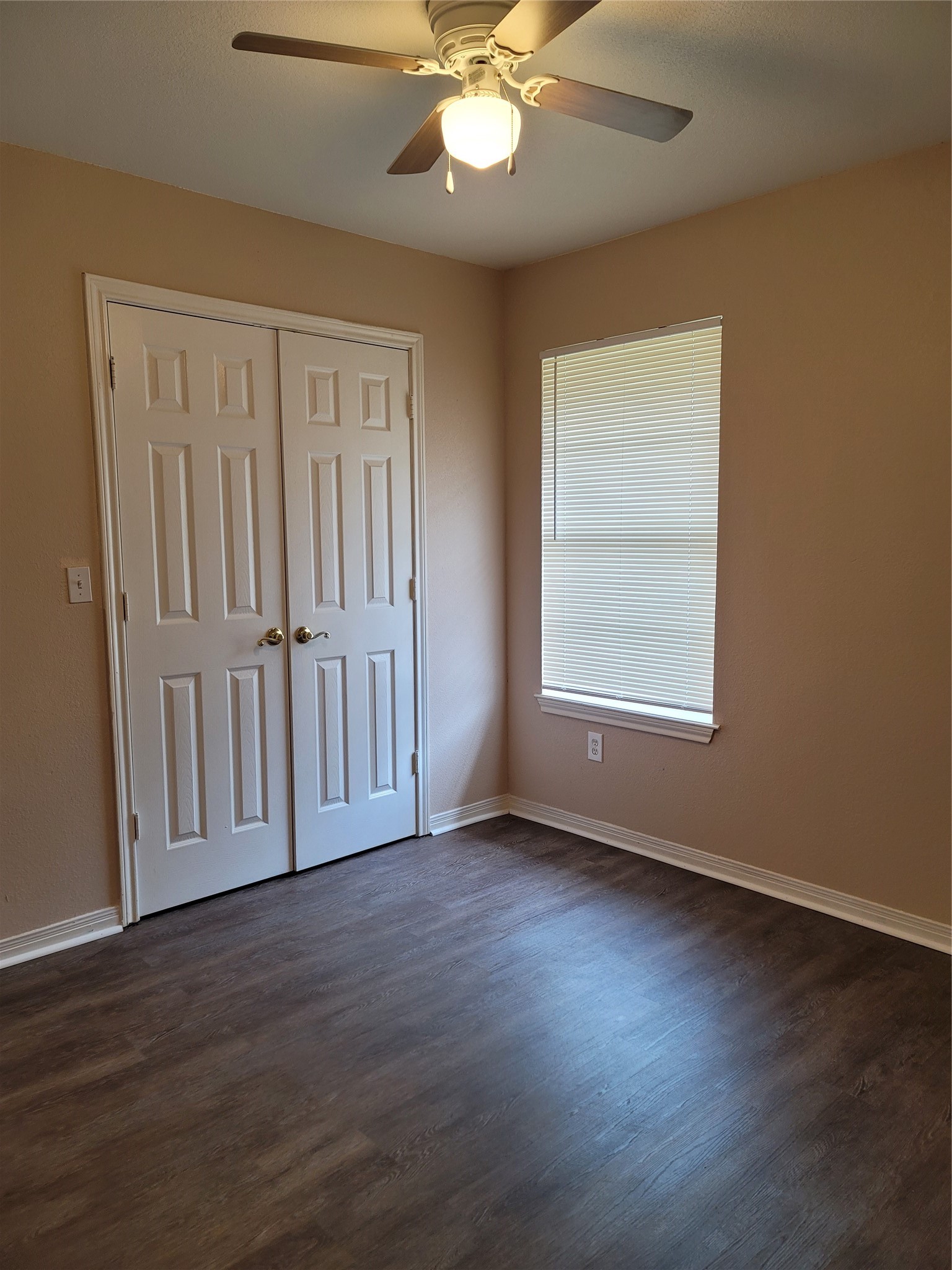 223-225 E Craven Avenue Lacy Lakeview TX 76705