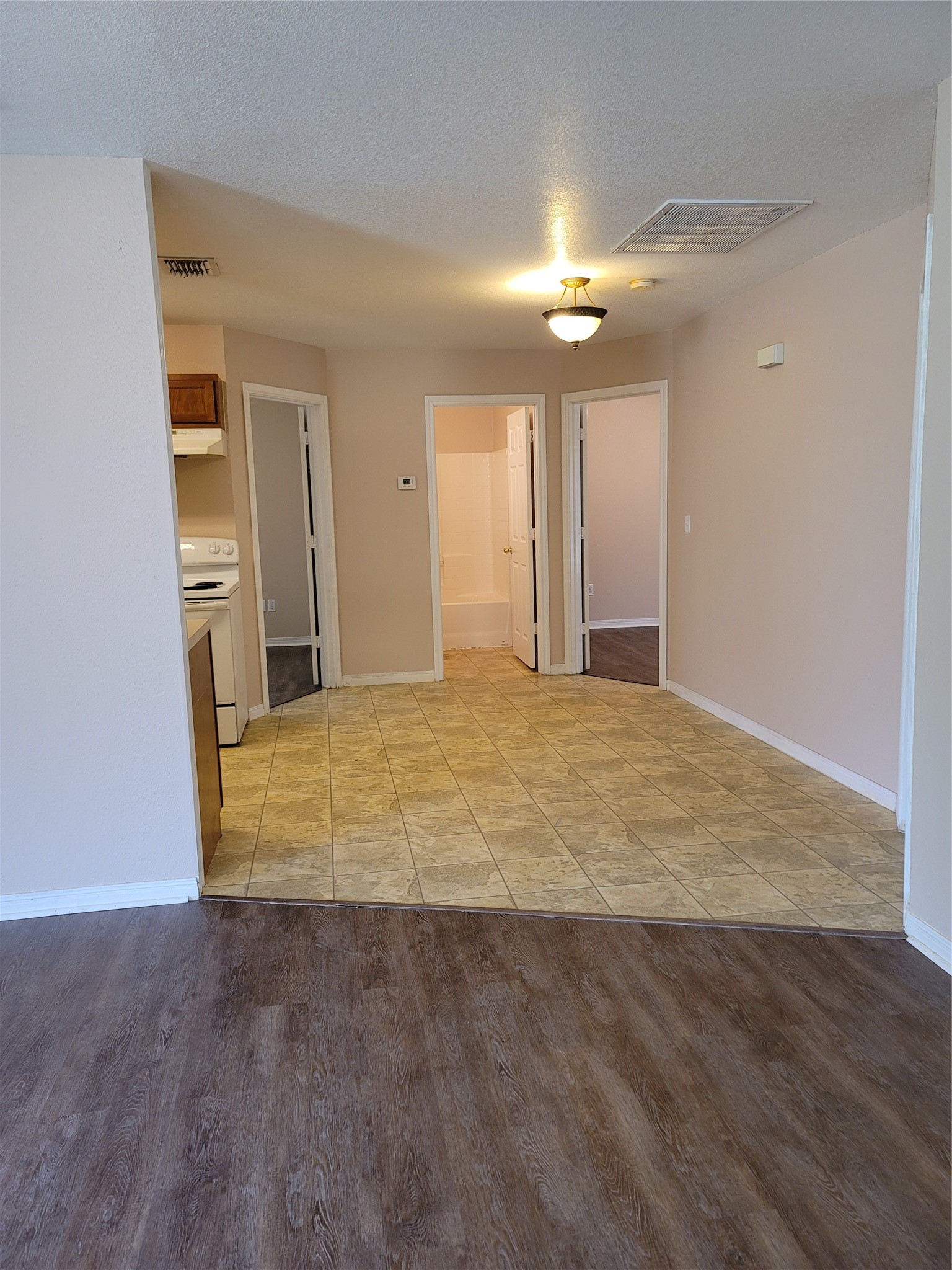 223-225 E Craven Avenue Lacy Lakeview TX 76705