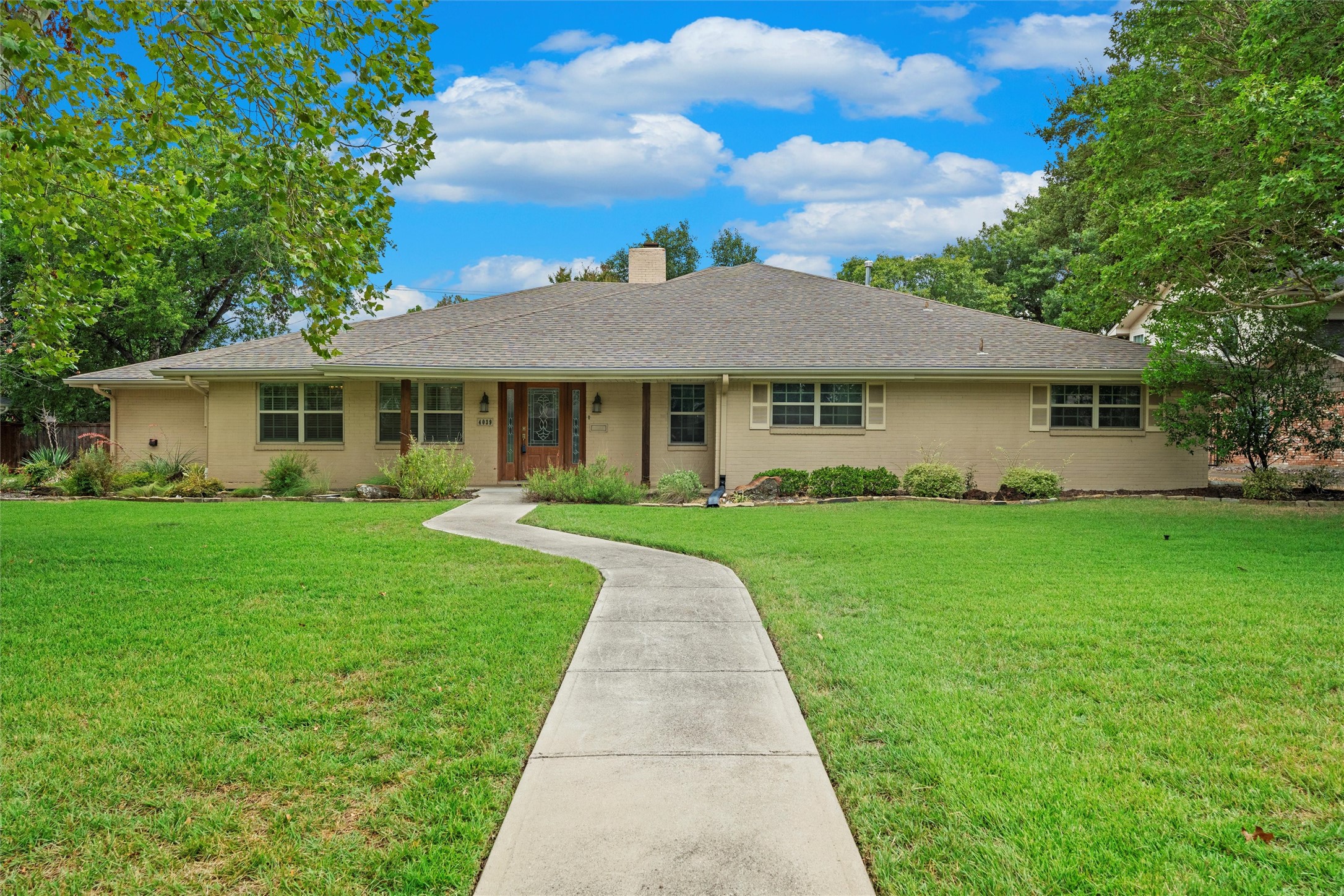 4039 Goodfellow Drive Dallas TX 75229