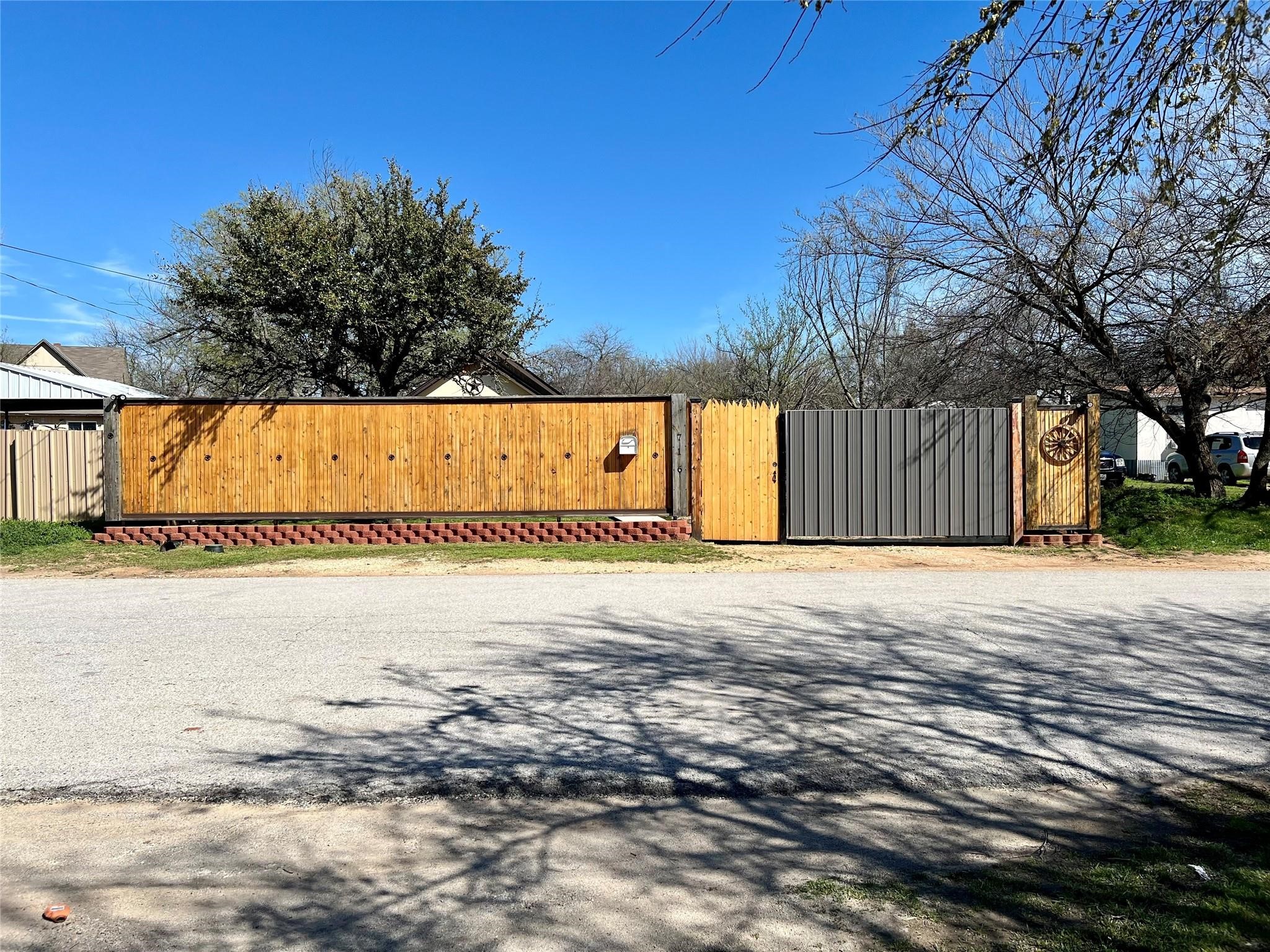 716 Baylor Street Nocona TX 76255