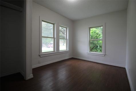 102 San Saba Avenue Benbrook TX 76126