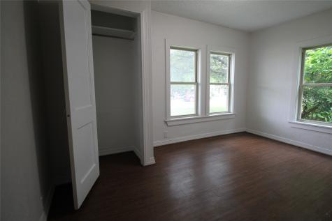 102 San Saba Avenue Benbrook TX 76126
