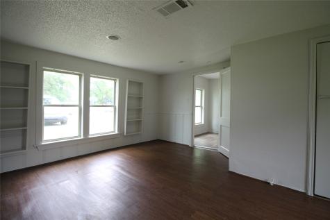 102 San Saba Avenue Benbrook TX 76126