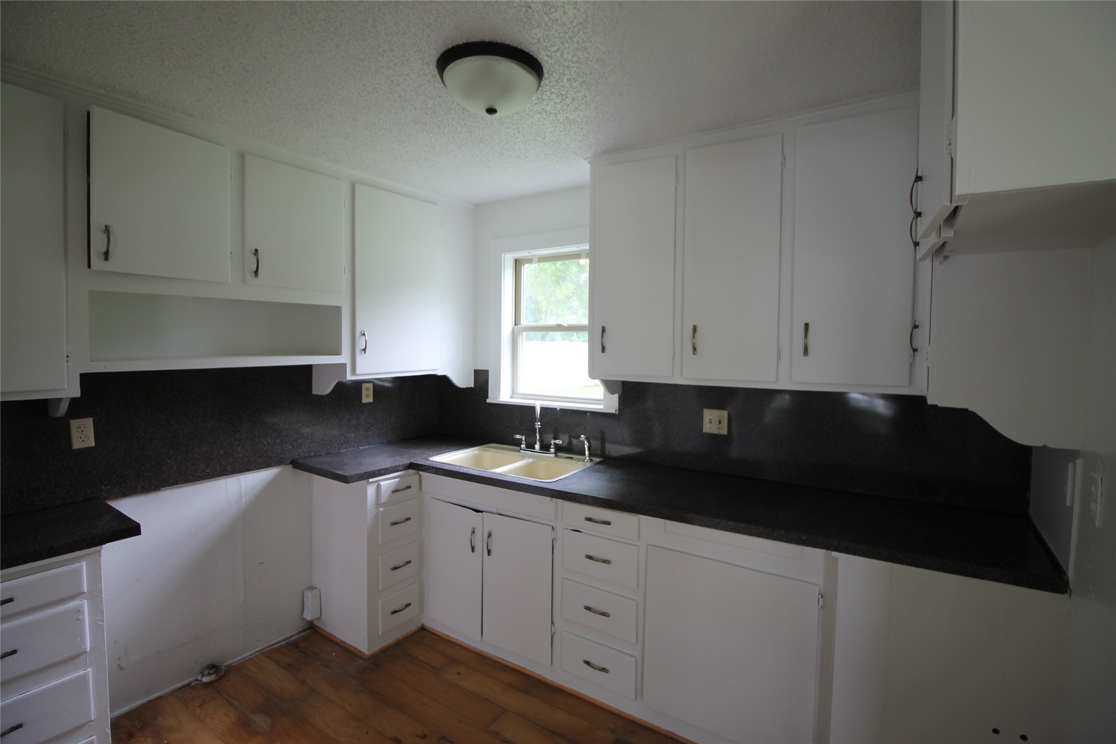102 San Saba Avenue Benbrook TX 76126
