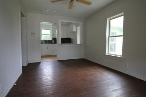 102 San Saba Avenue Benbrook TX 76126