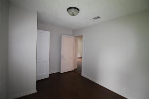 102 San Saba Avenue Benbrook TX 76126