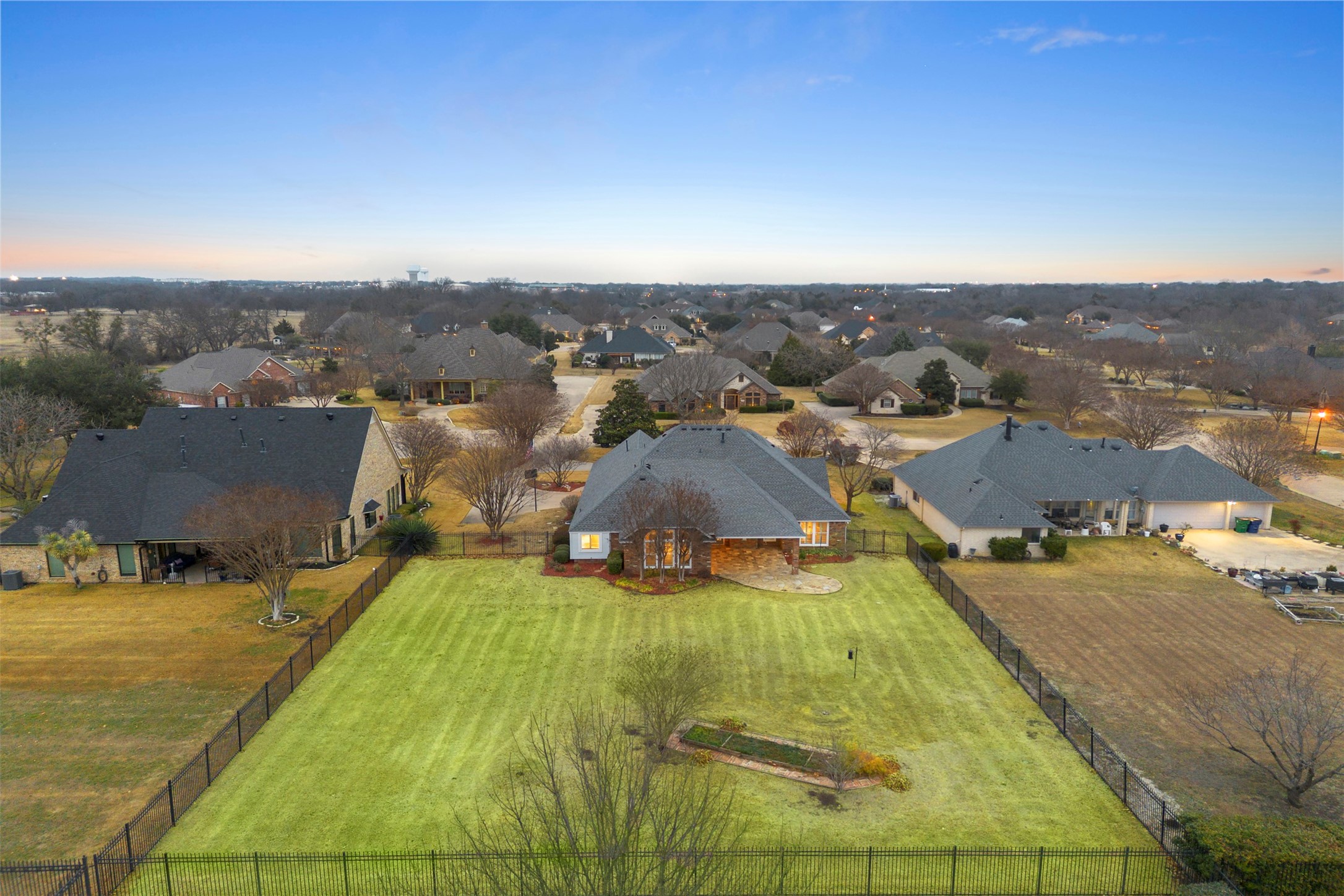 669 Brookhaven Court Waxahachie TX 75165
