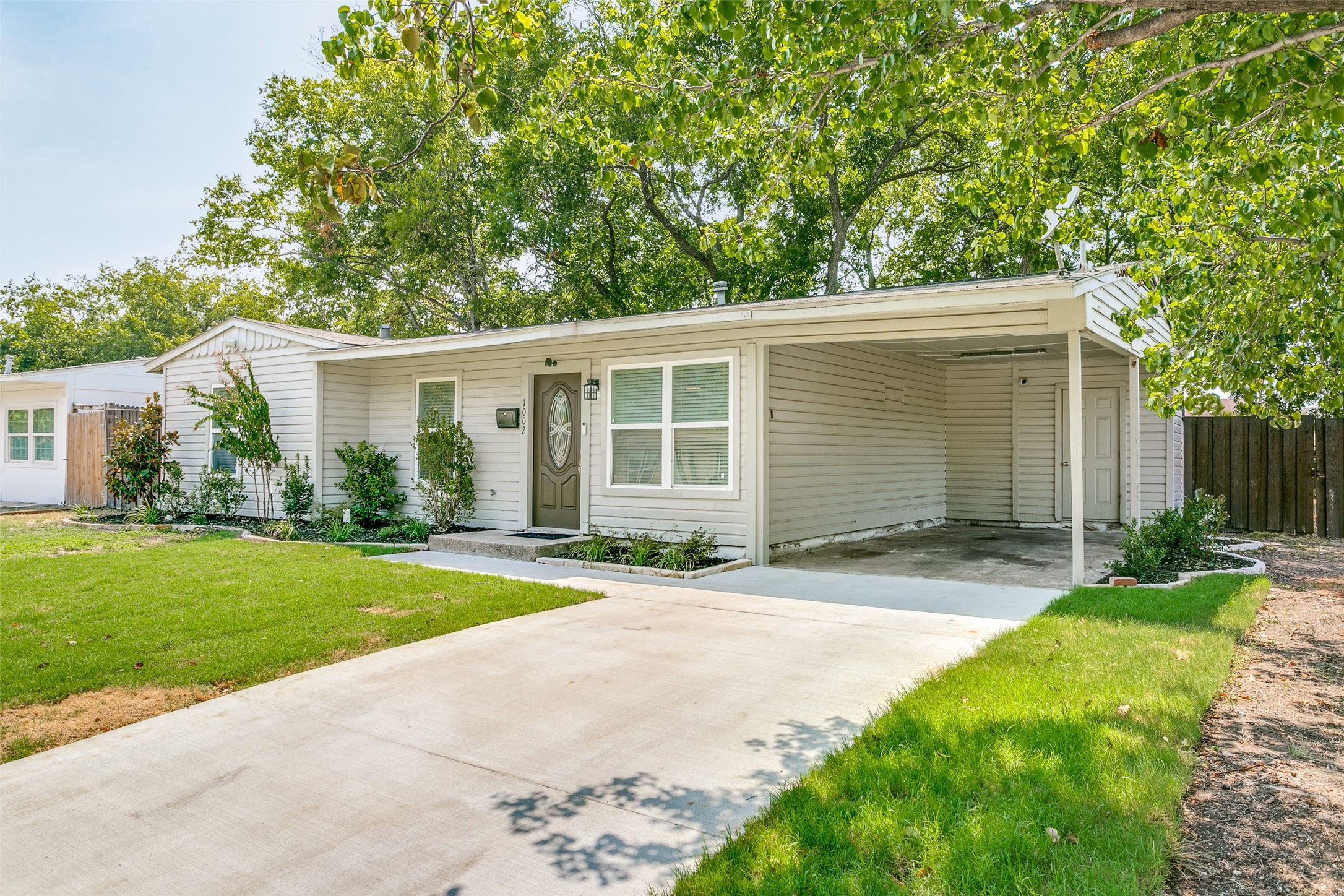 1002 Shawnee Trace Grand Prairie TX 75051