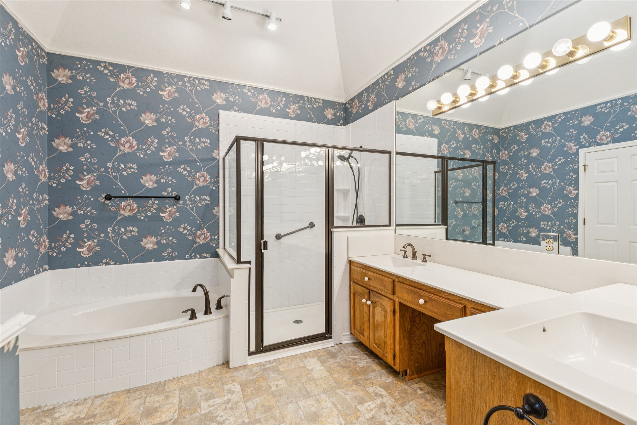 4011 Kentshire Lane Dallas TX 75287