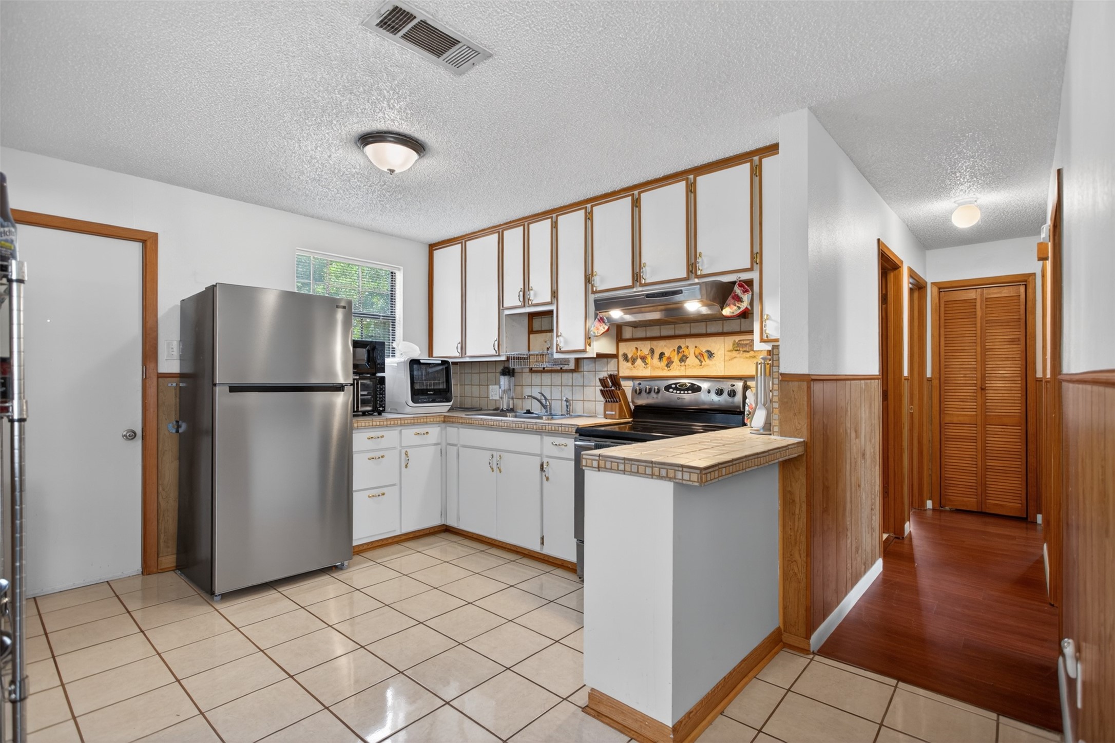 7701 Buck Street North Richland Hills TX 76182