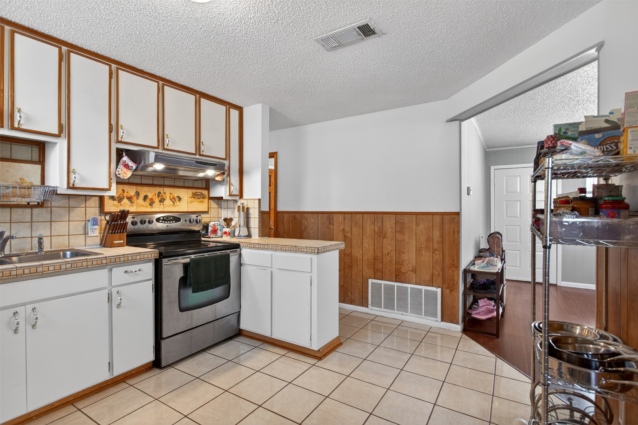 7701 Buck Street North Richland Hills TX 76182