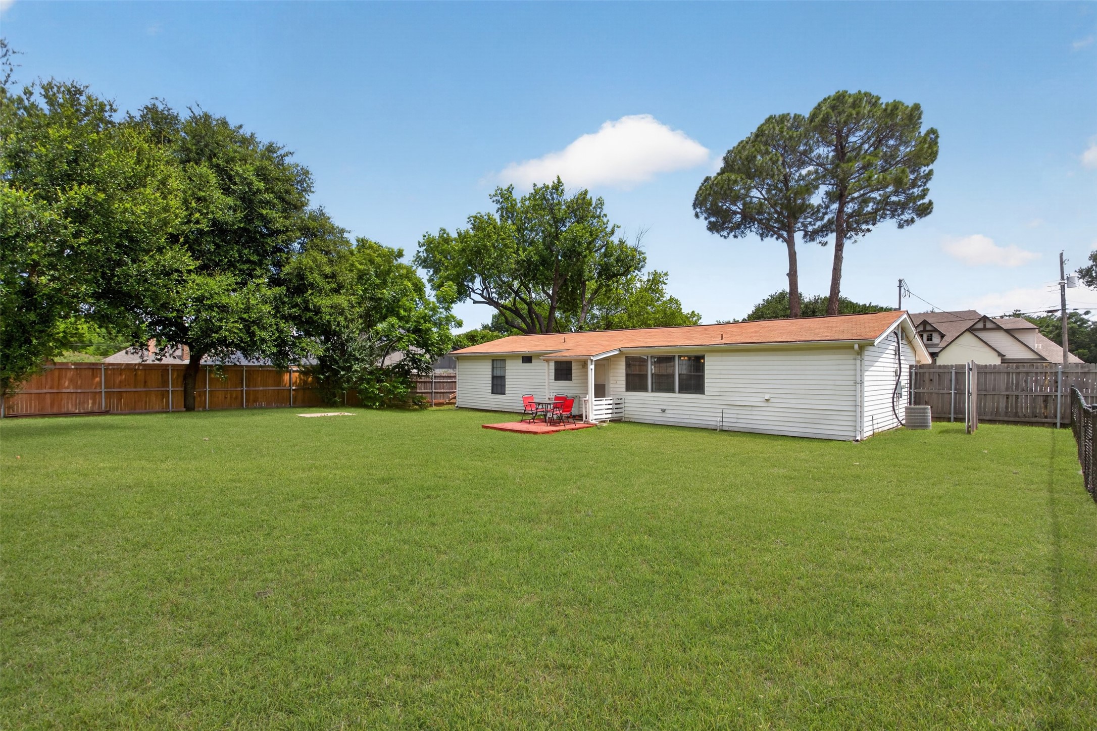 7701 Buck Street North Richland Hills TX 76182