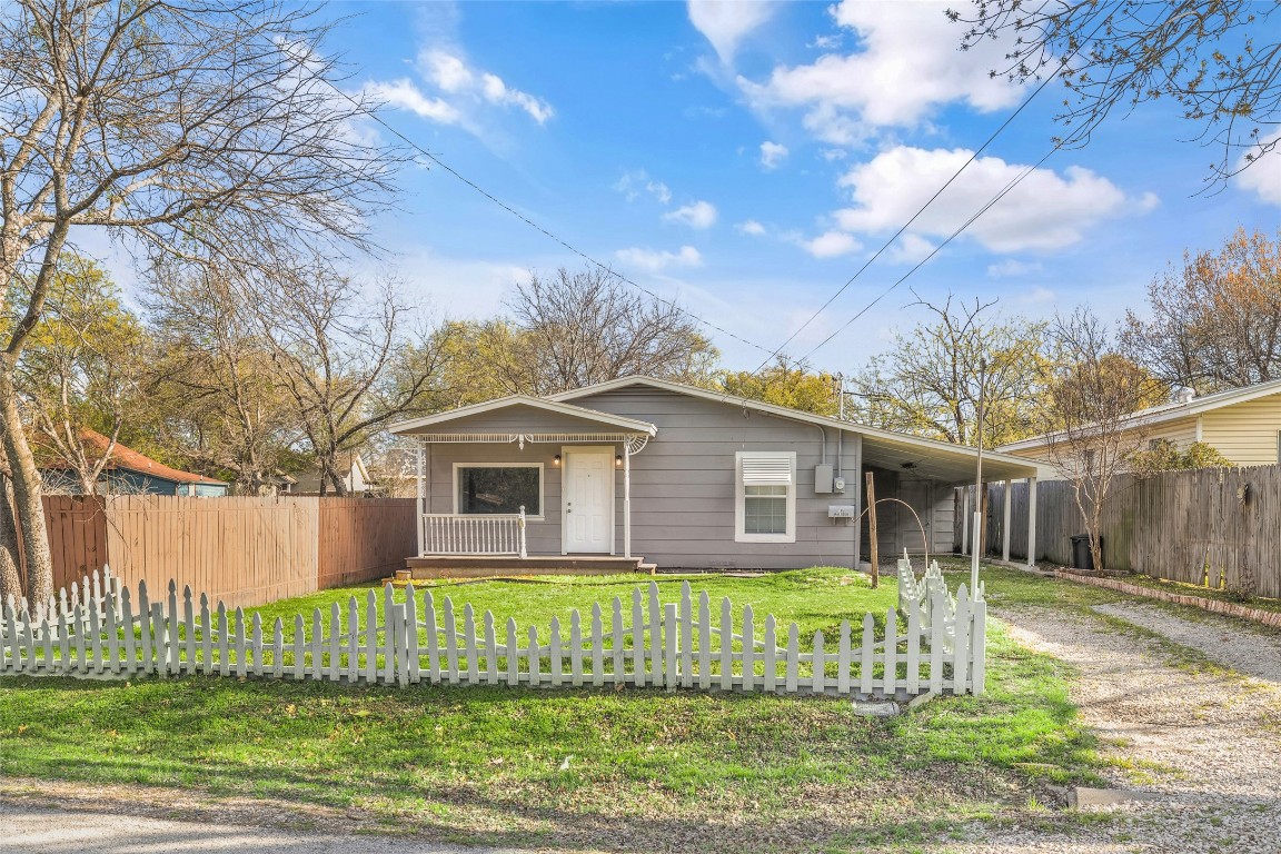 105 Maledon Street Waxahachie TX 75165