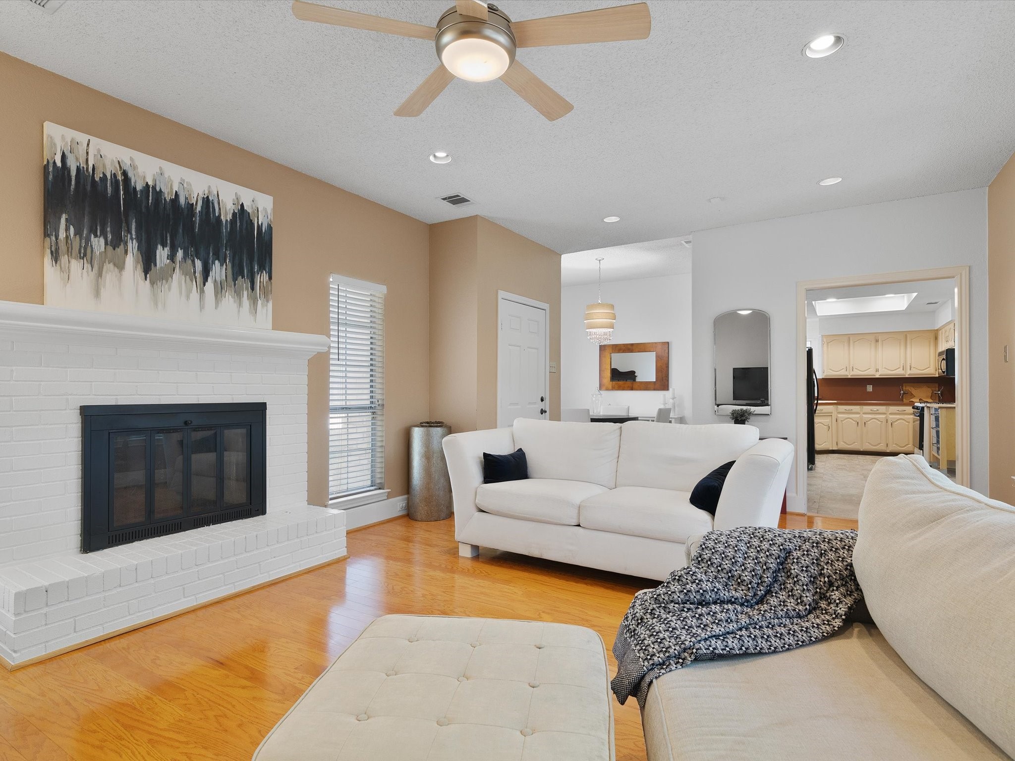6042 Mercedes Avenue Dallas TX 75206