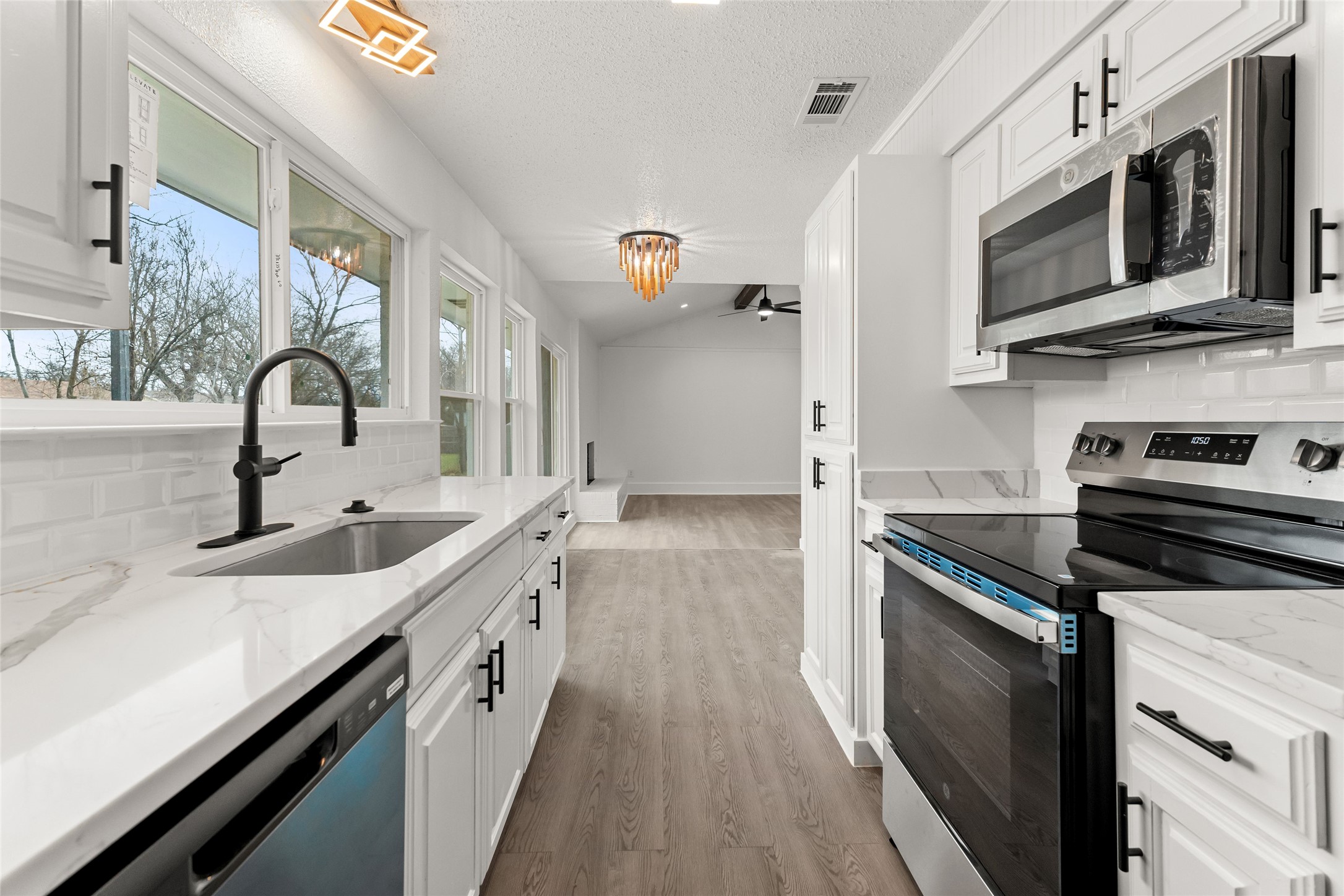 3405 Woodbridge Drive Forest Hill TX 76140