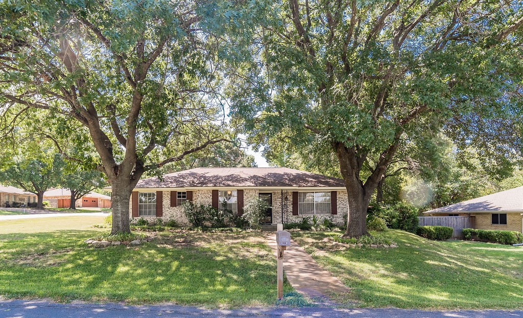 308 E Lanett Drive Desoto TX 75115