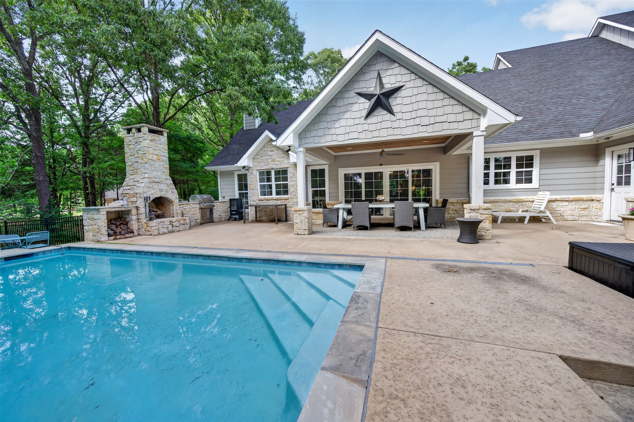 4747 Stonebridge Lane Athens TX 75751