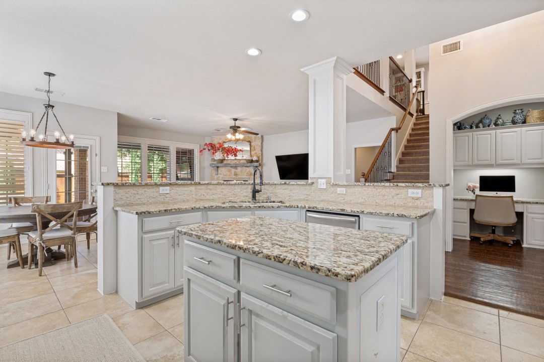 1300 Burnett Drive Lantana TX 76226