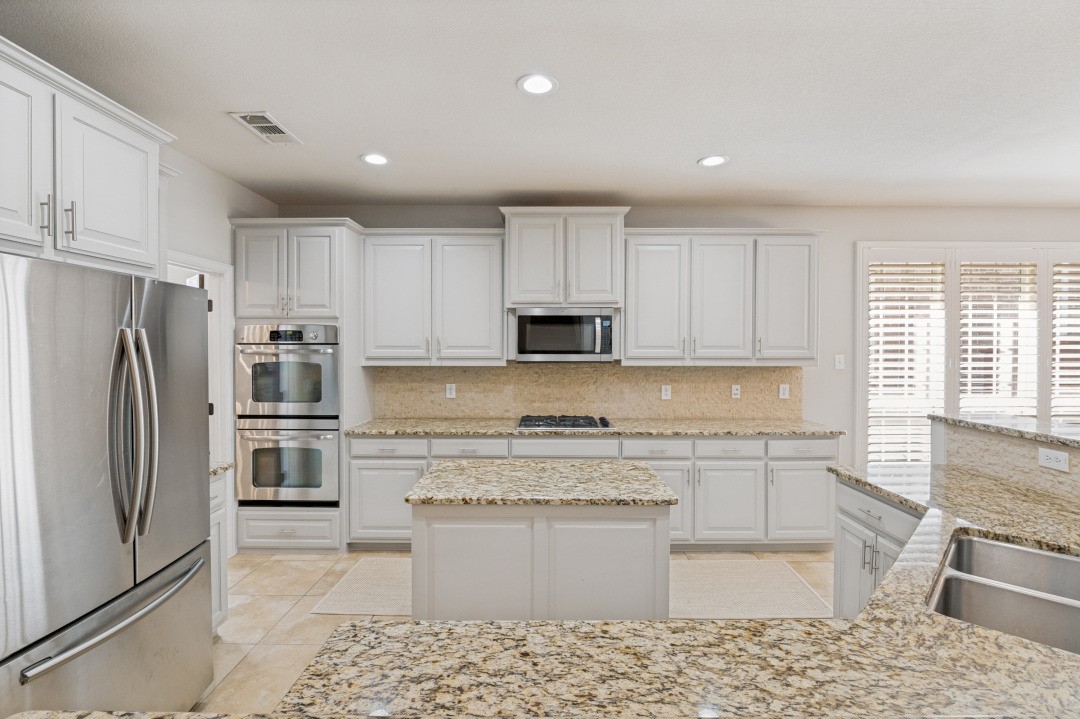 1300 Burnett Drive Lantana TX 76226