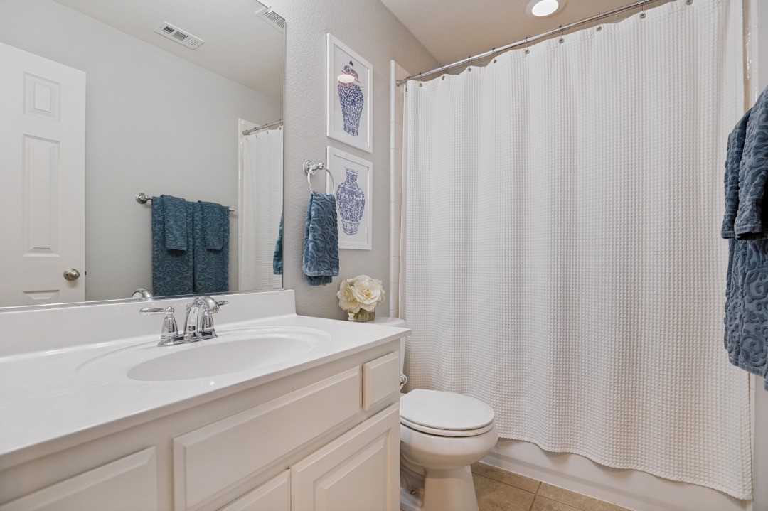 1300 Burnett Drive Lantana TX 76226
