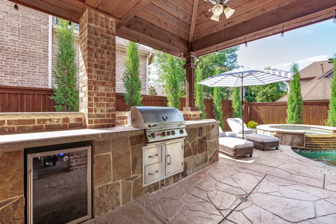 1300 Burnett Drive Lantana TX 76226