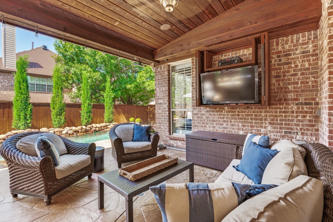 1300 Burnett Drive Lantana TX 76226