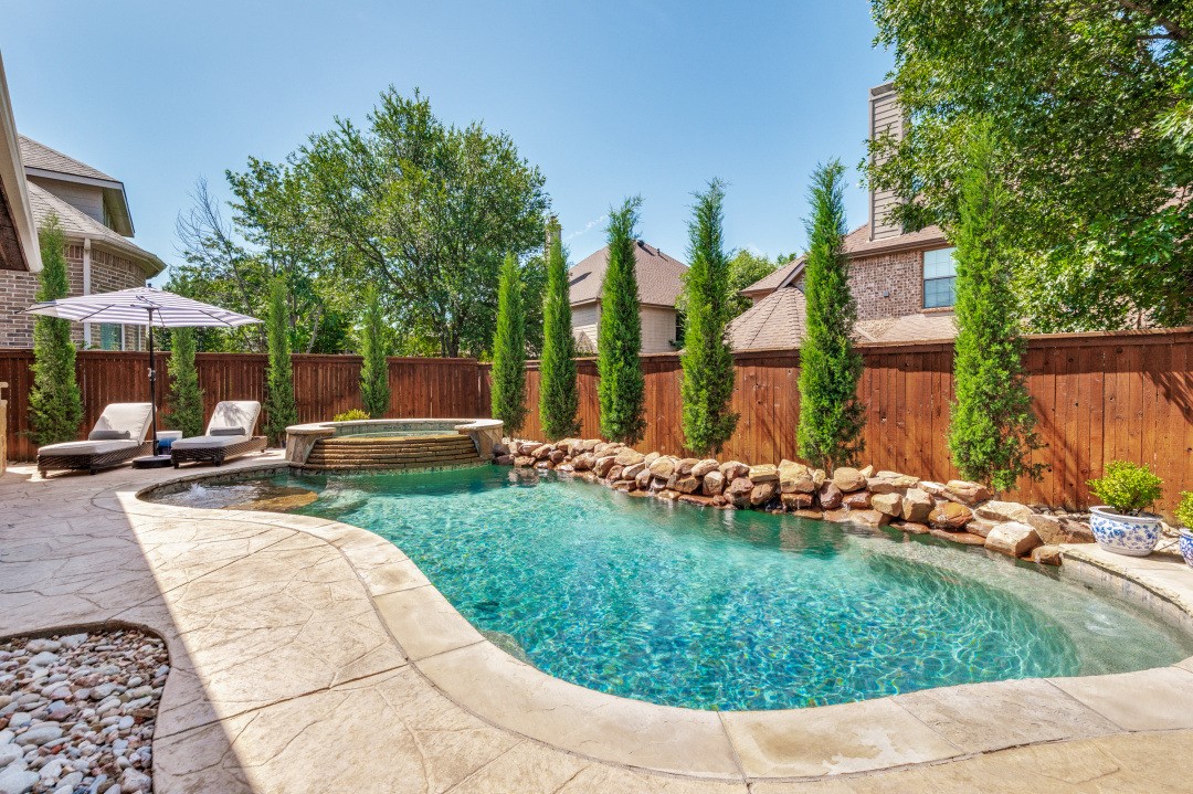 1300 Burnett Drive Lantana TX 76226