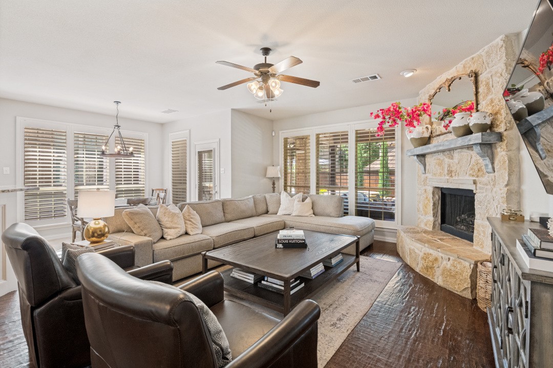 1300 Burnett Drive Lantana TX 76226
