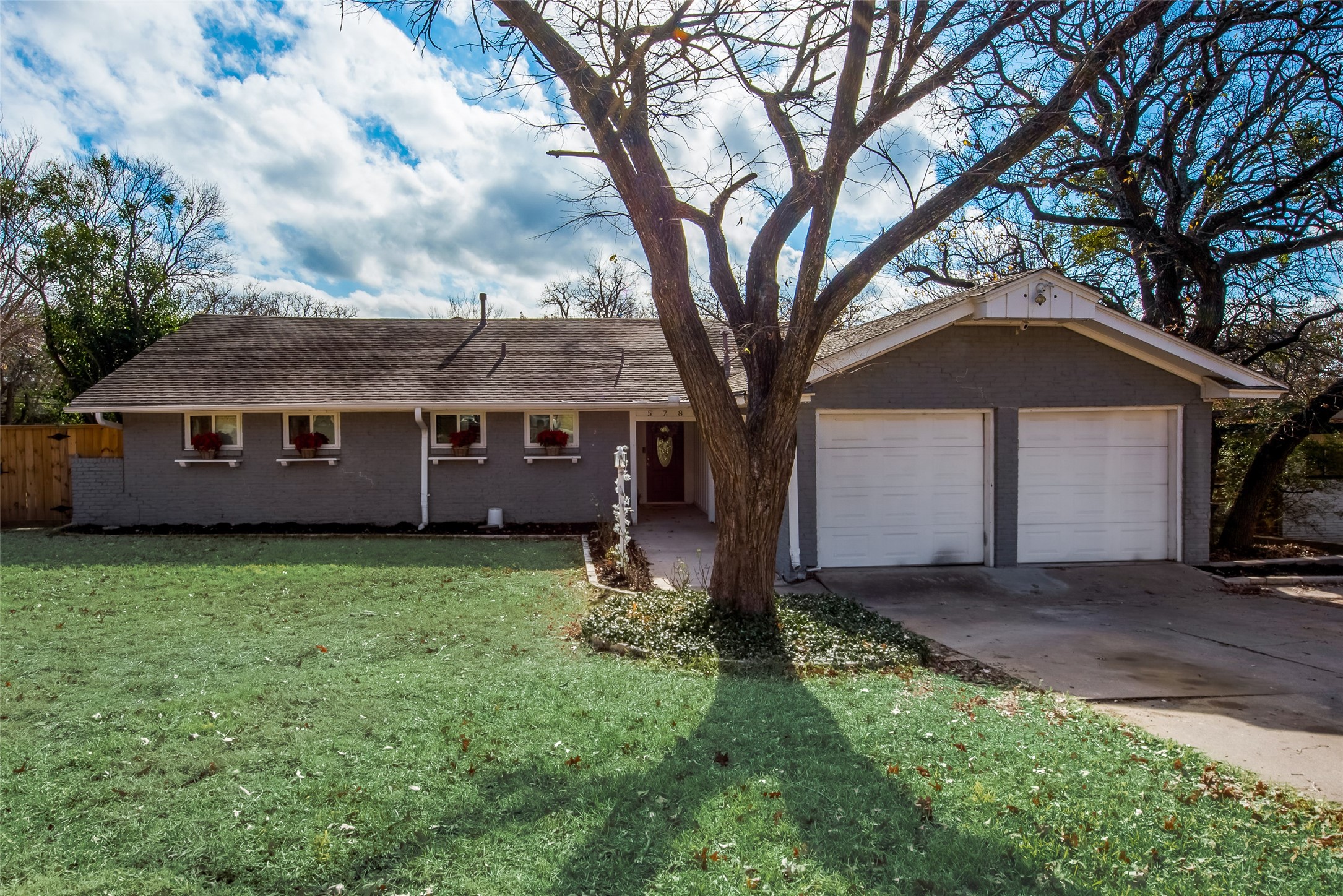 5786 Rockhill Road Fort Worth TX 76112