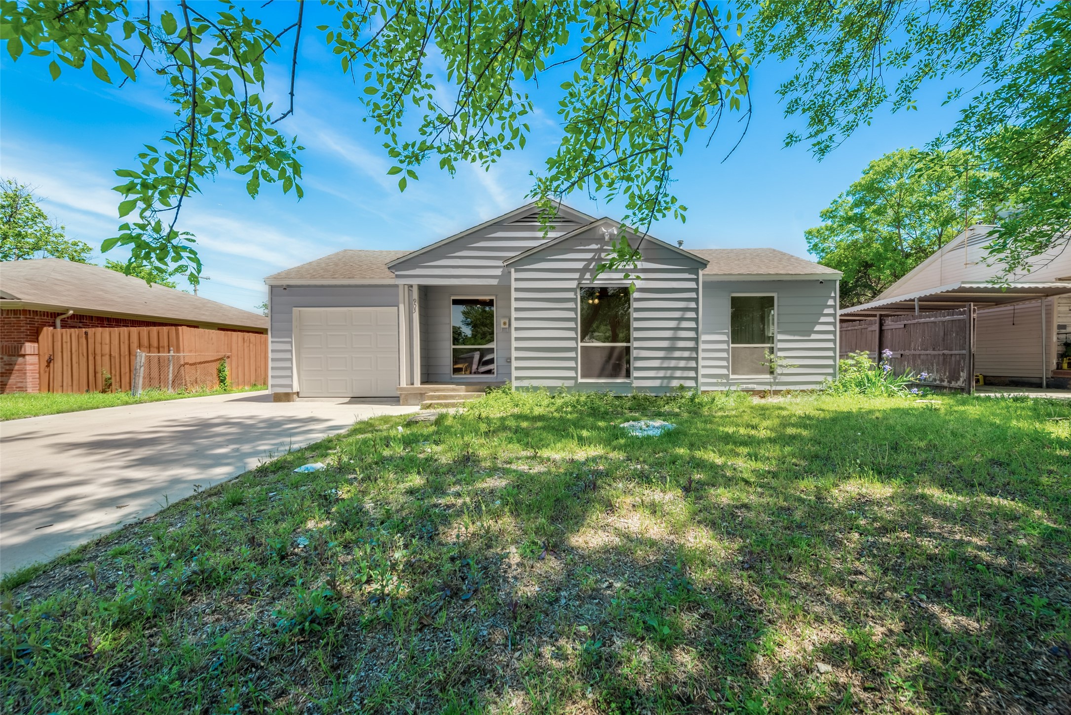 905 SW 4th Street Grand Prairie TX 75051