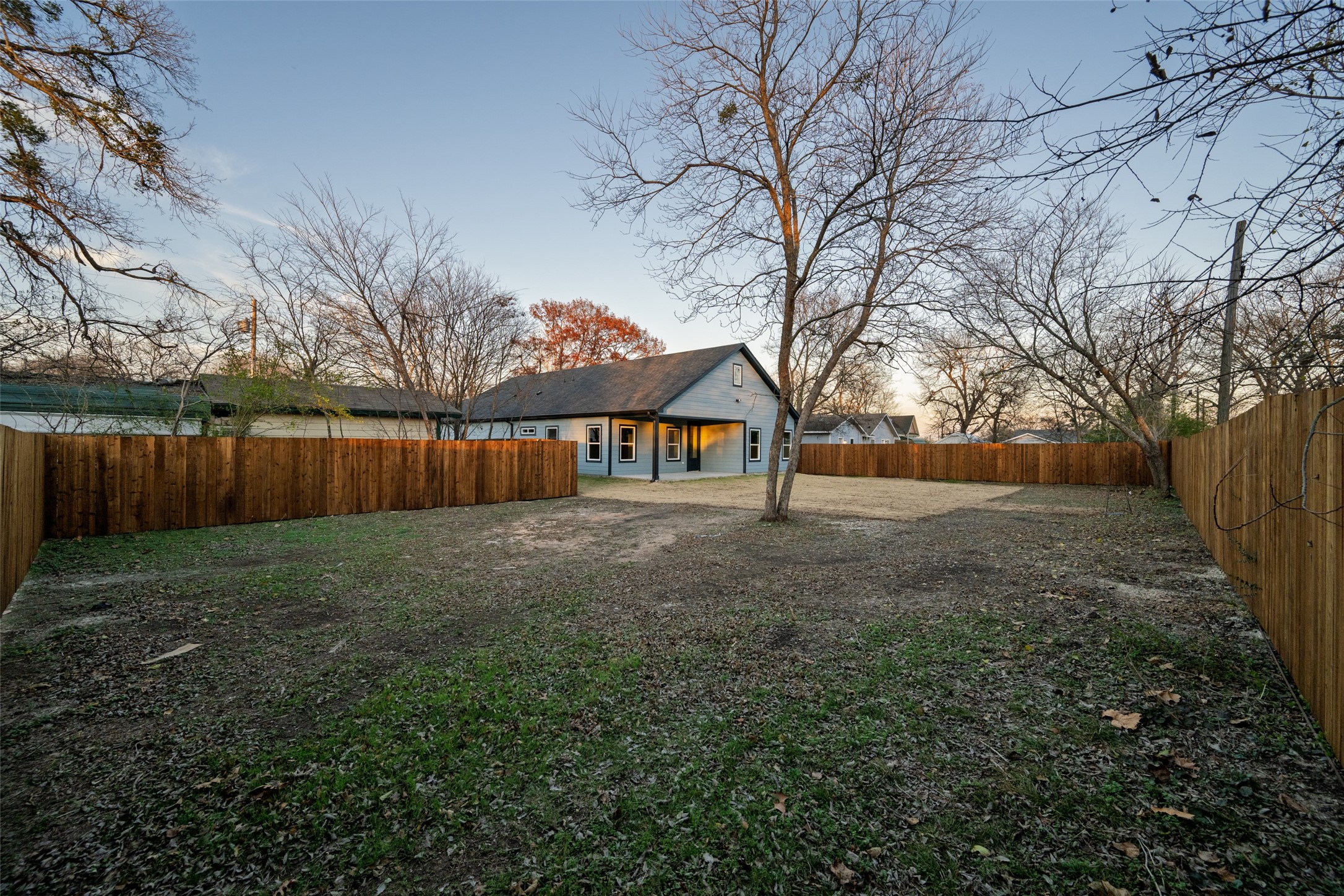 411 W Elm Street Whitewright TX 75491