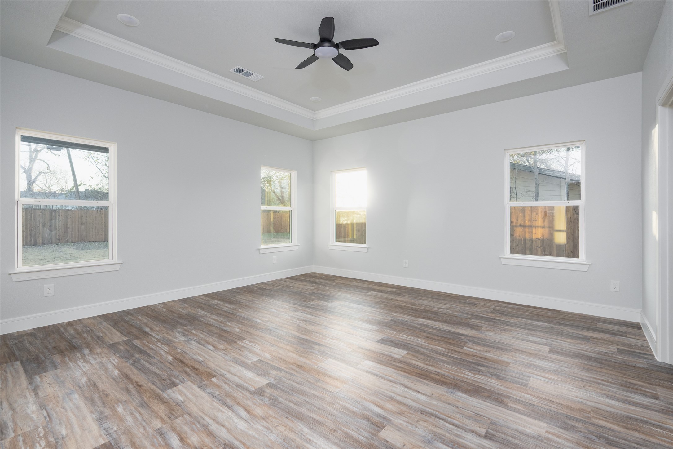 411 W Elm Street Whitewright TX 75491