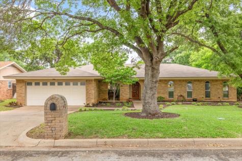2215 W Sanford Street Arlington TX 76012