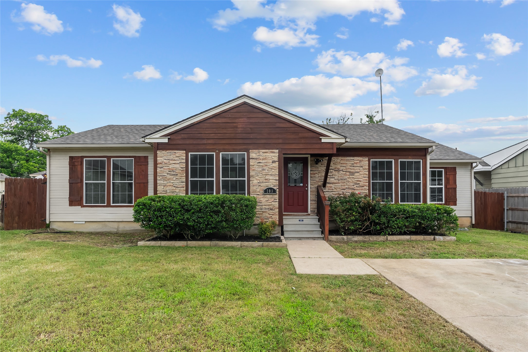 109 S 1st Street Godley TX 76044