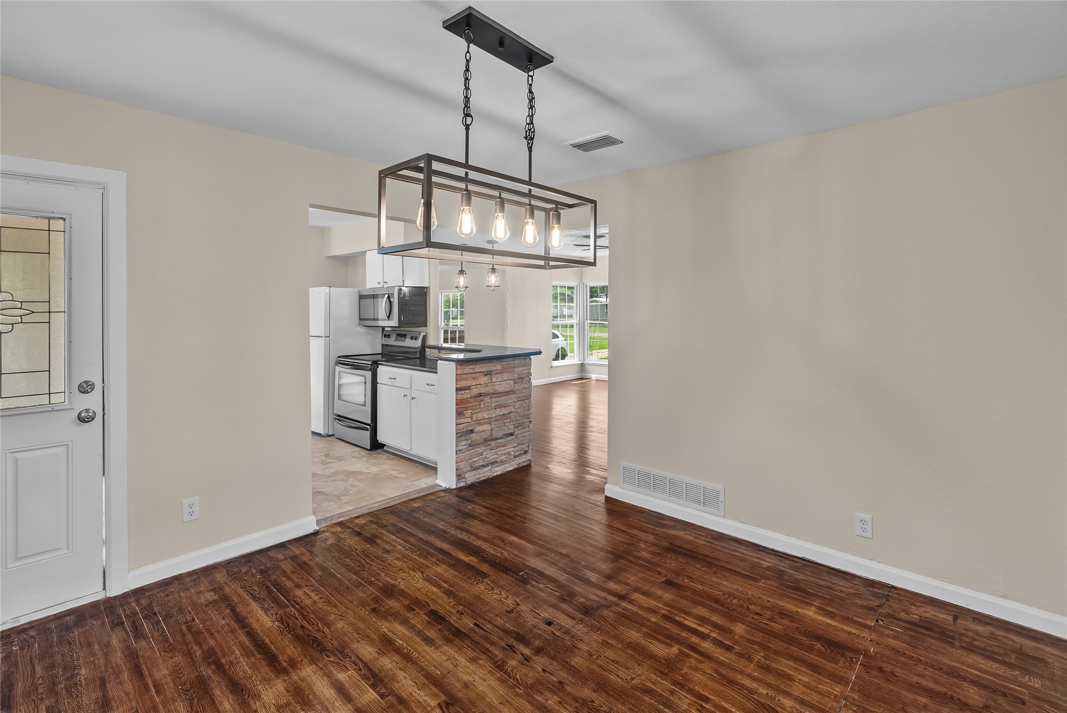 109 S 1st Street Godley TX 76044