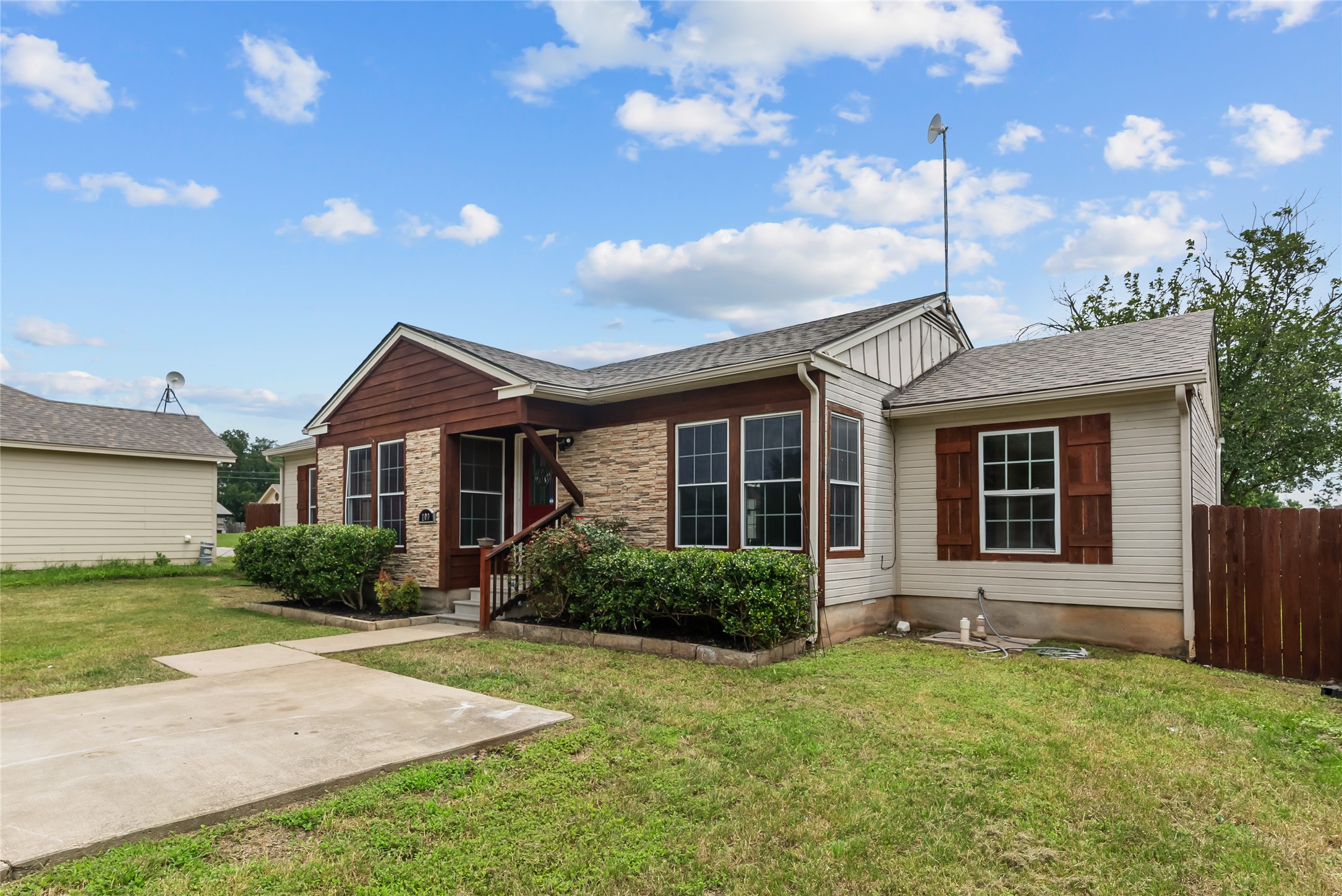 109 S 1st Street Godley TX 76044