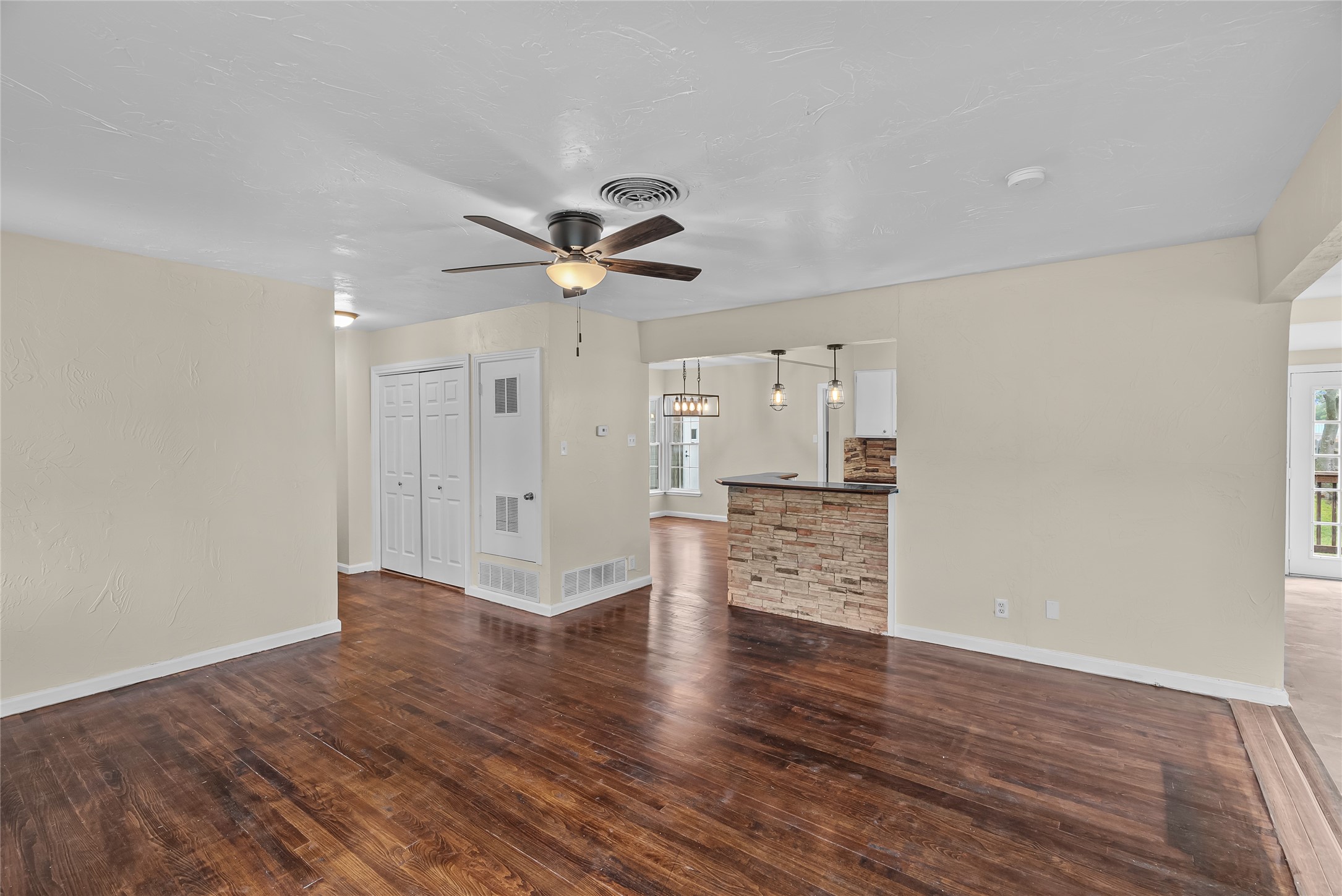 109 S 1st Street Godley TX 76044