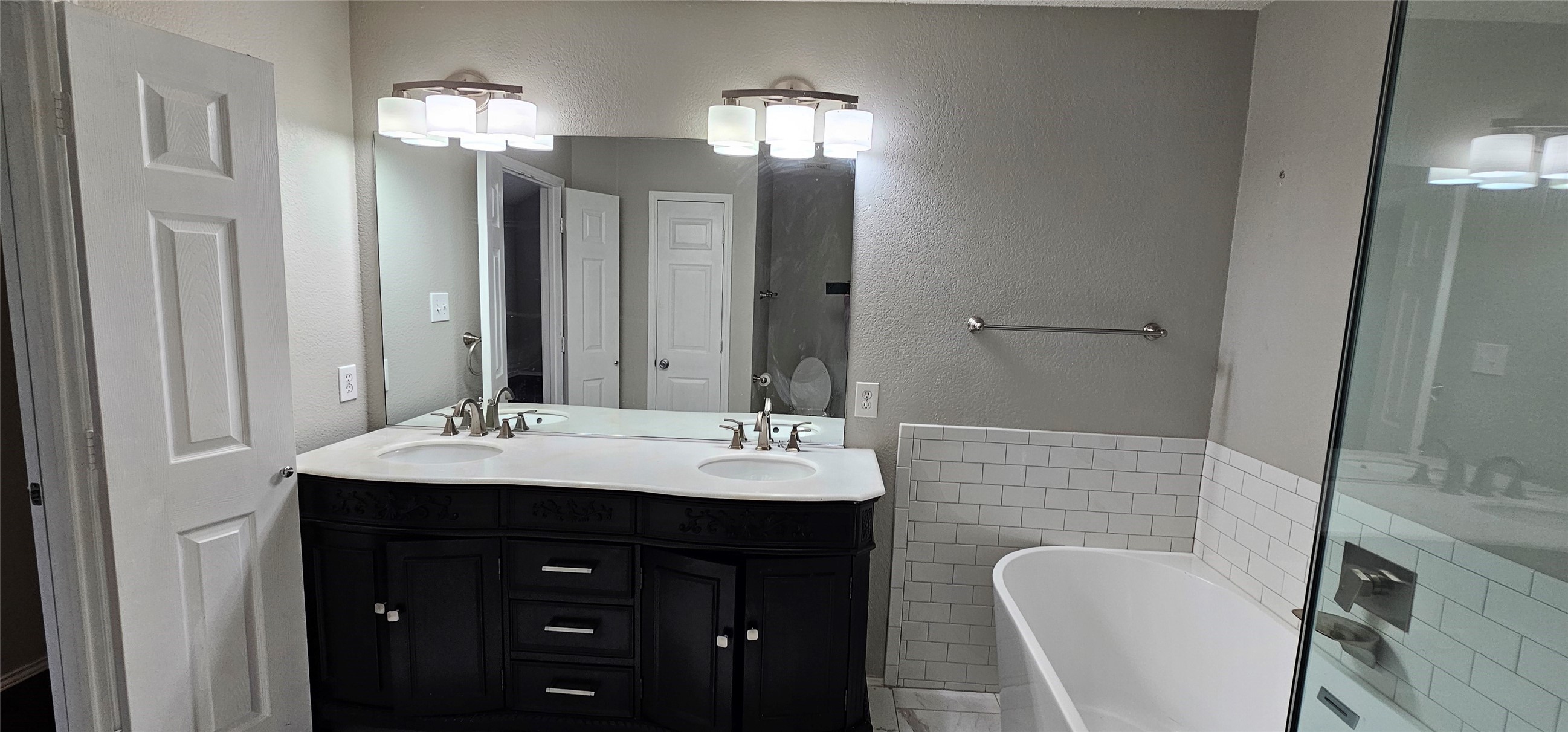 2956 S Bend Drive Dallas TX 75229