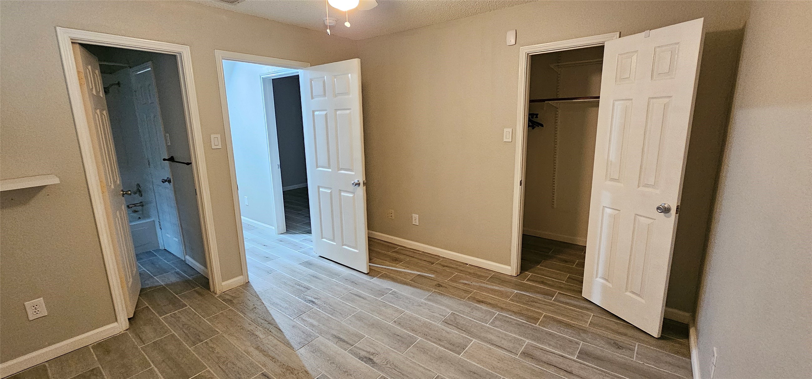 2956 S Bend Drive Dallas TX 75229