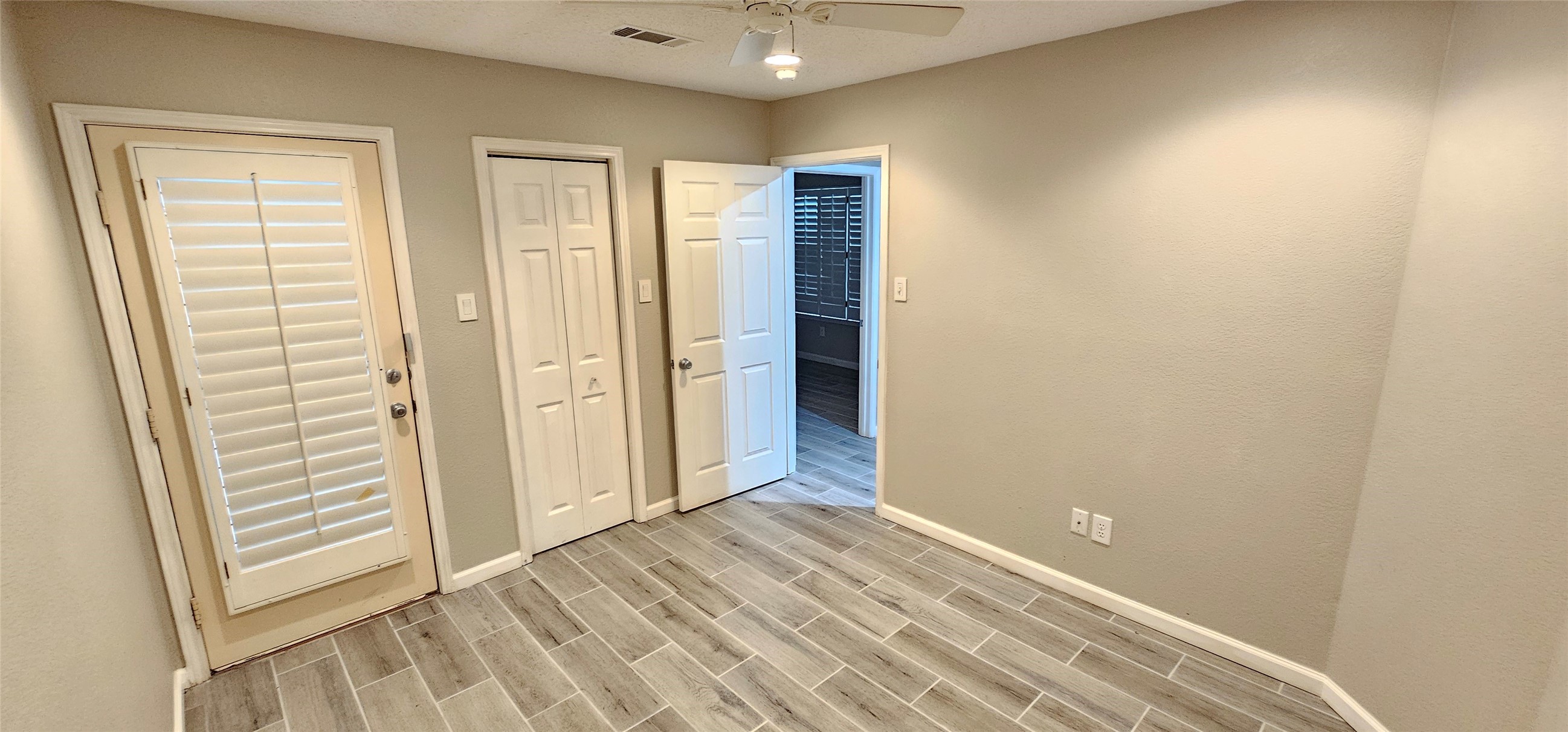 2956 S Bend Drive Dallas TX 75229