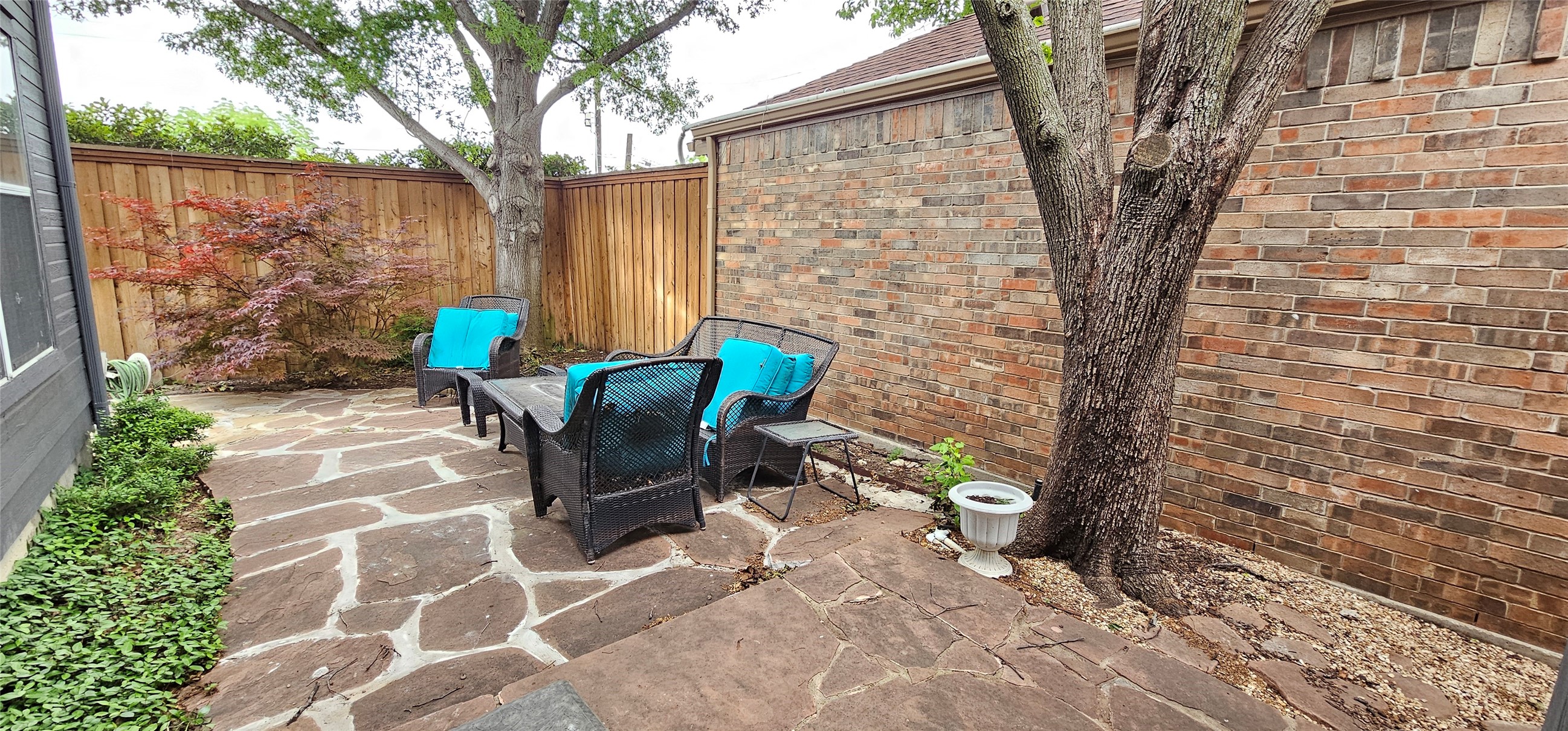 2956 S Bend Drive Dallas TX 75229
