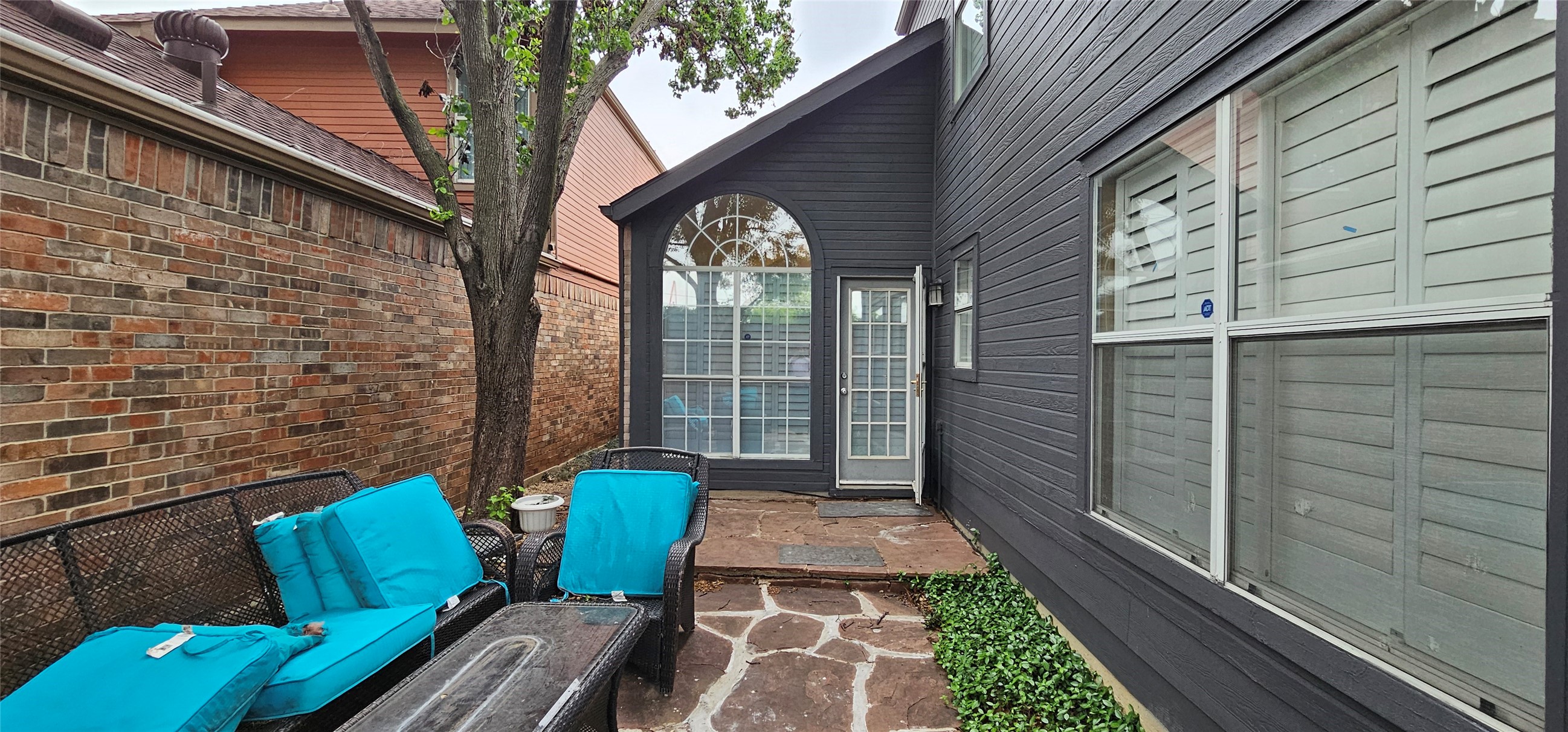 2956 S Bend Drive Dallas TX 75229