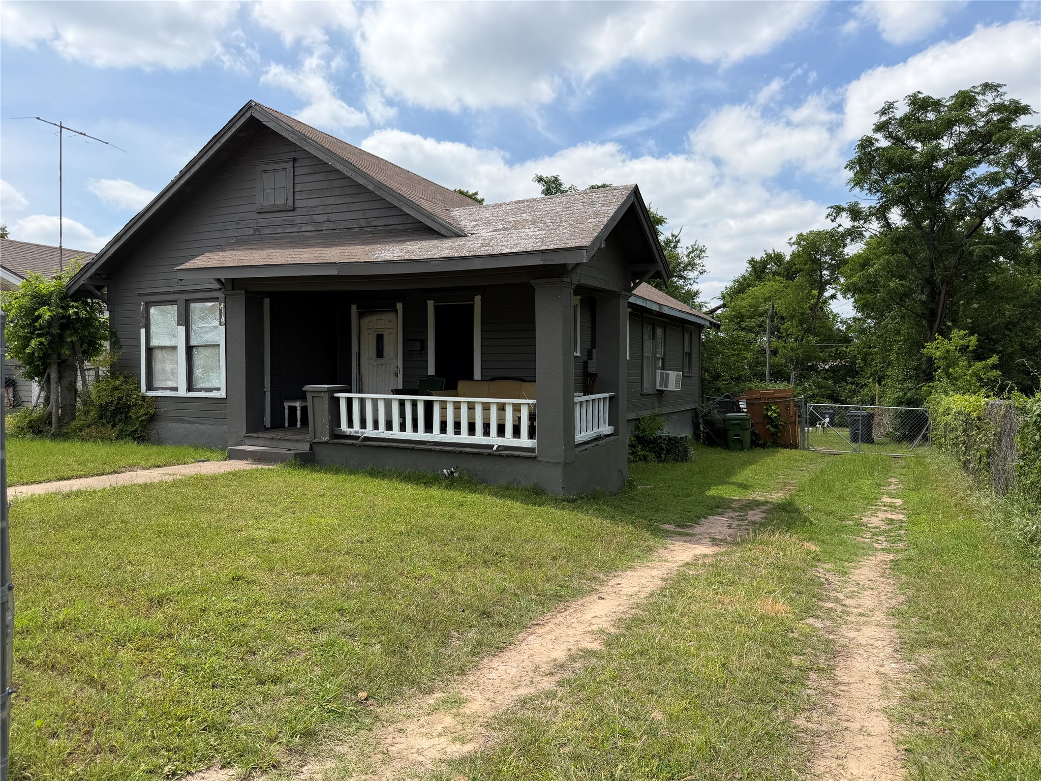 1715 Live Oak Avenue Waco TX 76708