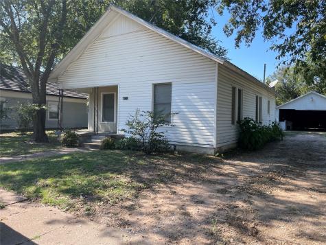 800 Jefferson Street Bowie TX 76230