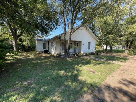 800 Jefferson Street Bowie TX 76230