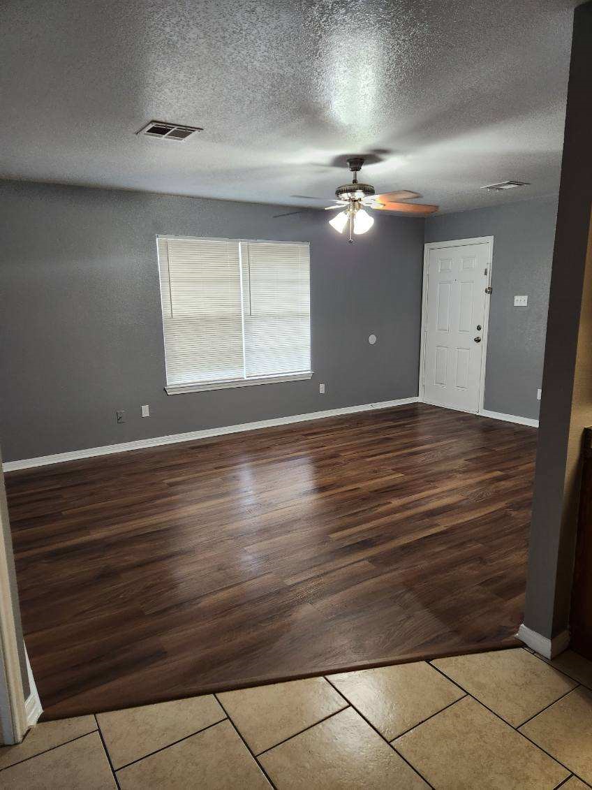 235-237 E Craven Avenue Lacy Lakeview TX 76705