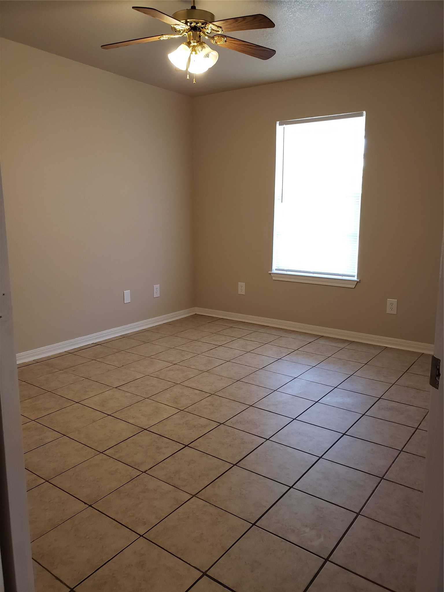 235-237 E Craven Avenue Lacy Lakeview TX 76705